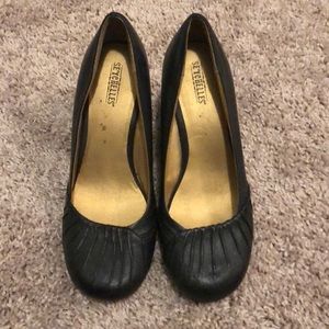 Black wedge shoes
